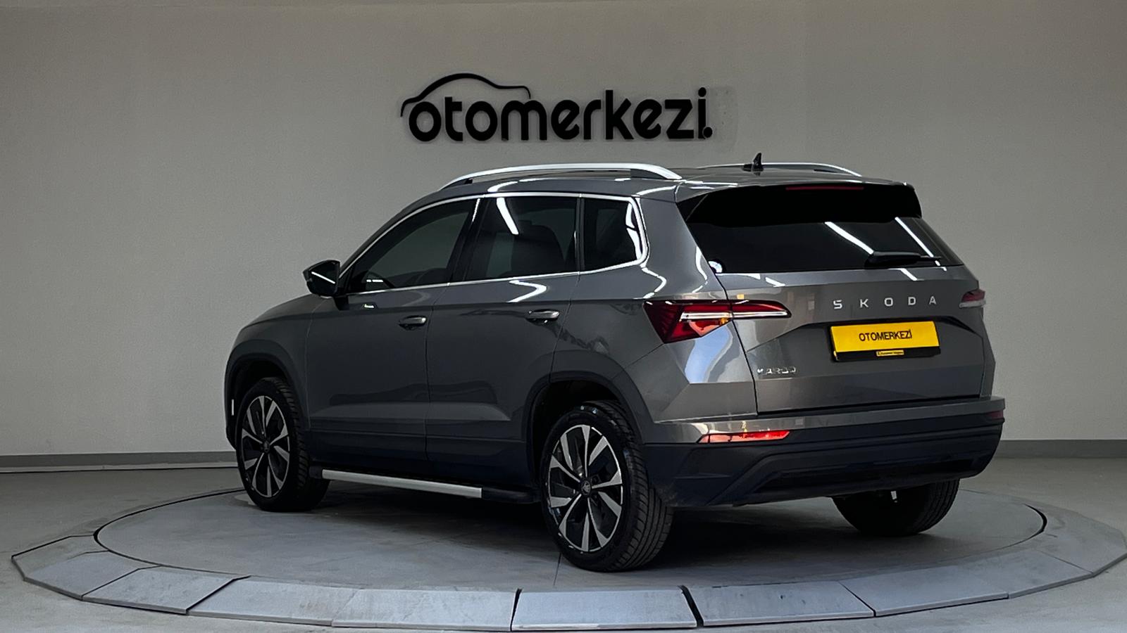 SKODA KAROQ 22